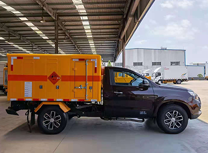洱源爆破器材运输车